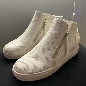 Steve Madden High Top Sneaker